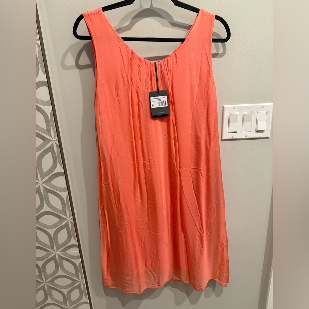 NWT- M Made in Italy - Coral, Size M